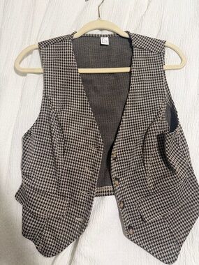 H&M vest NWOT